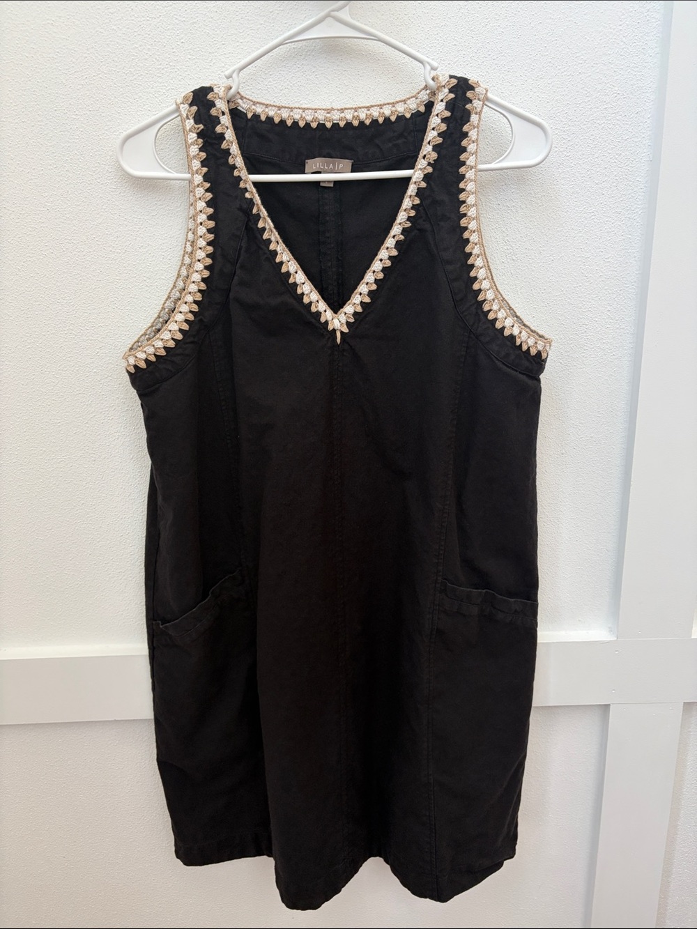 Lilla P CROCHET TRIM V-NECK DRESS
